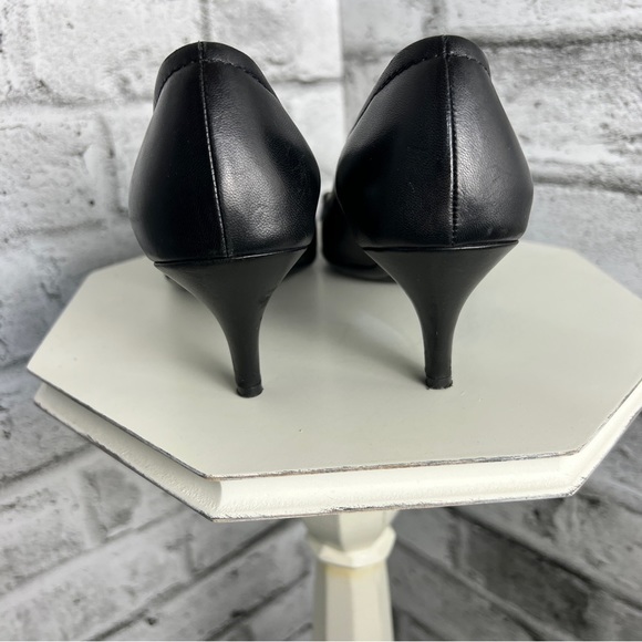 COPY - Salvatore Ferragamo Vintage Black Leather Horsebit Kitten Heel Pumps Siz… - Picture 7 of 11